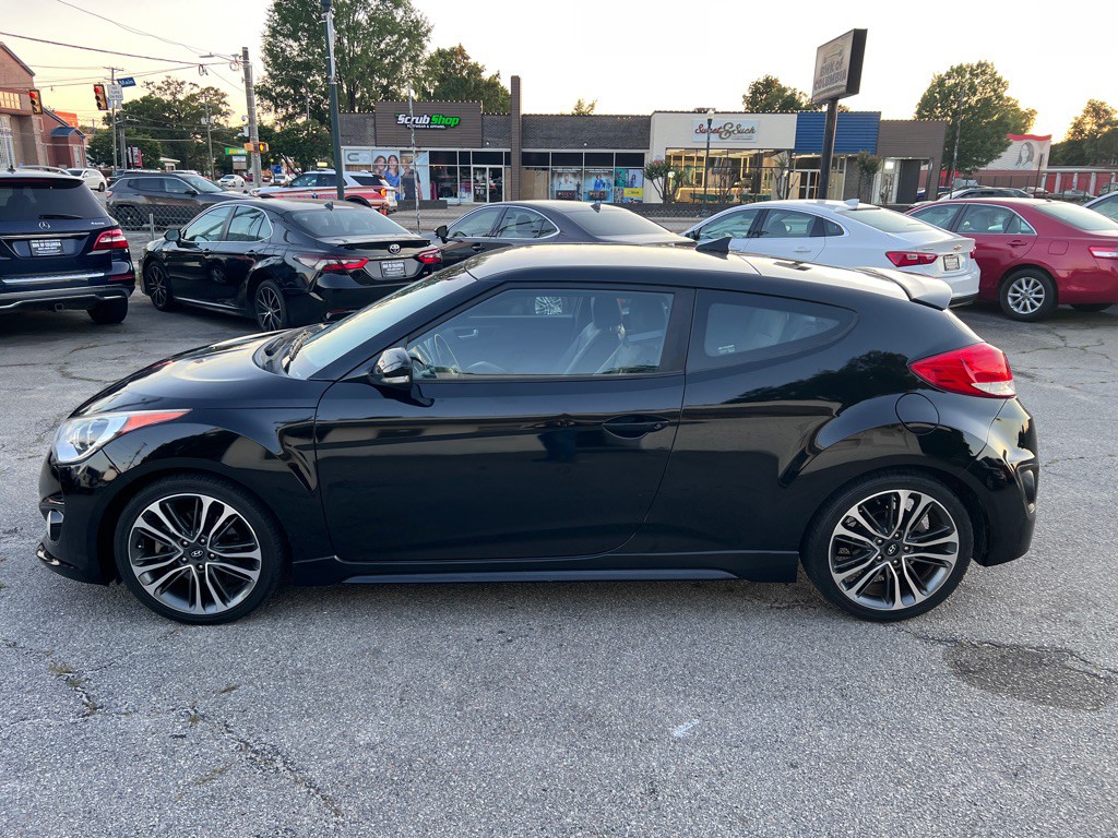 2016 Hyundai Veloster Image 8