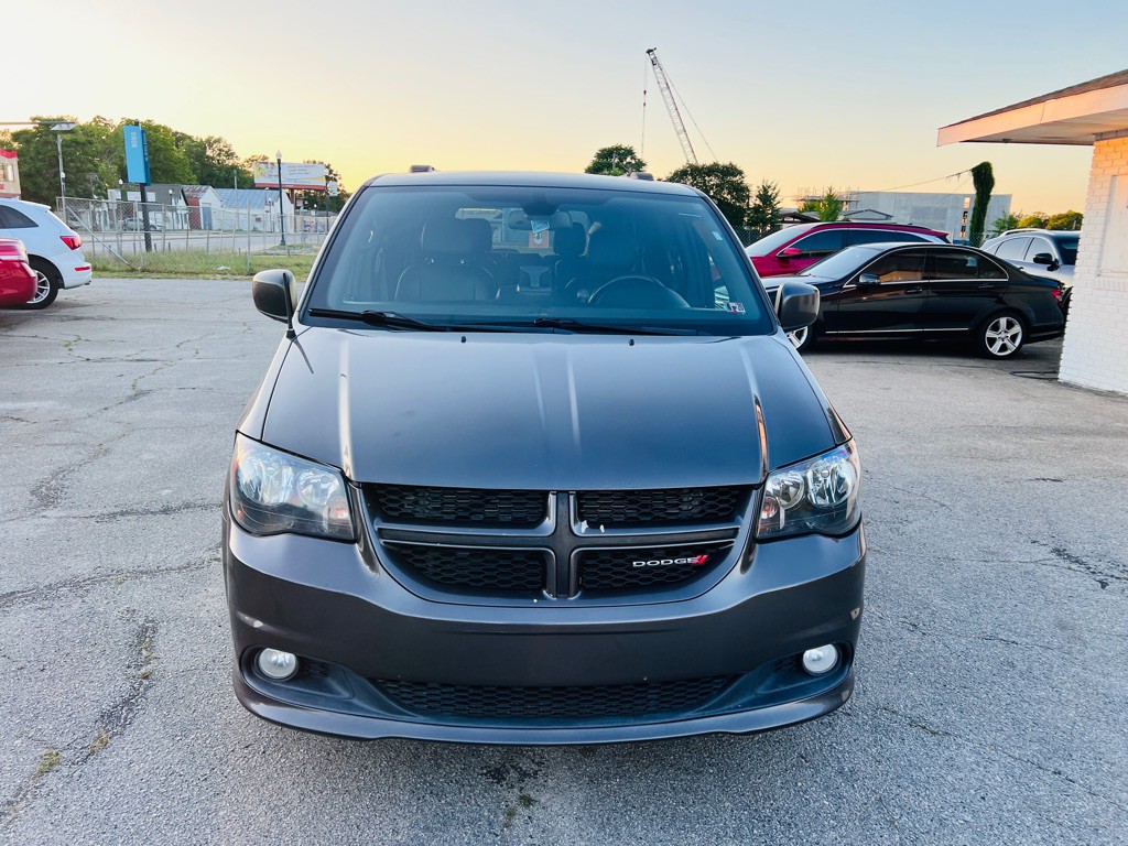 2019 Dodge Grand Caravan Image 2