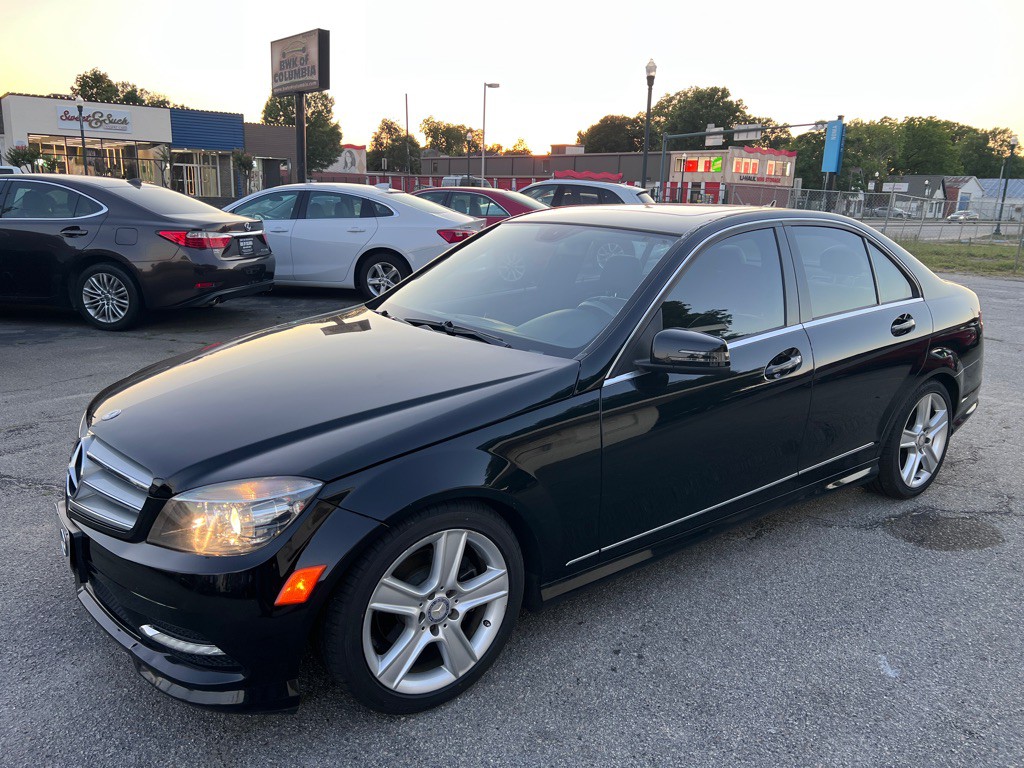 2011 Mercedes-Benz C-Class Image 1