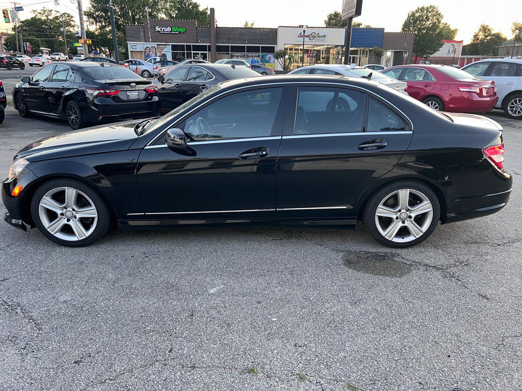 2011 Mercedes-Benz C-Class Image 8