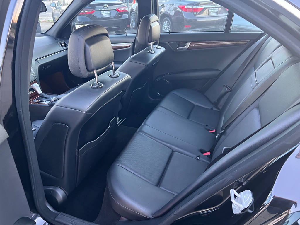2011 Mercedes-Benz C-Class Image 11