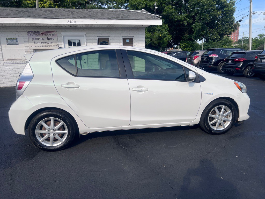 2012 Toyota Prius Image 4