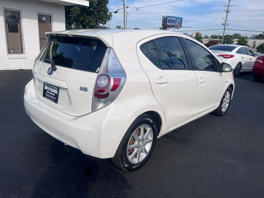 2012 Toyota Prius Image 5