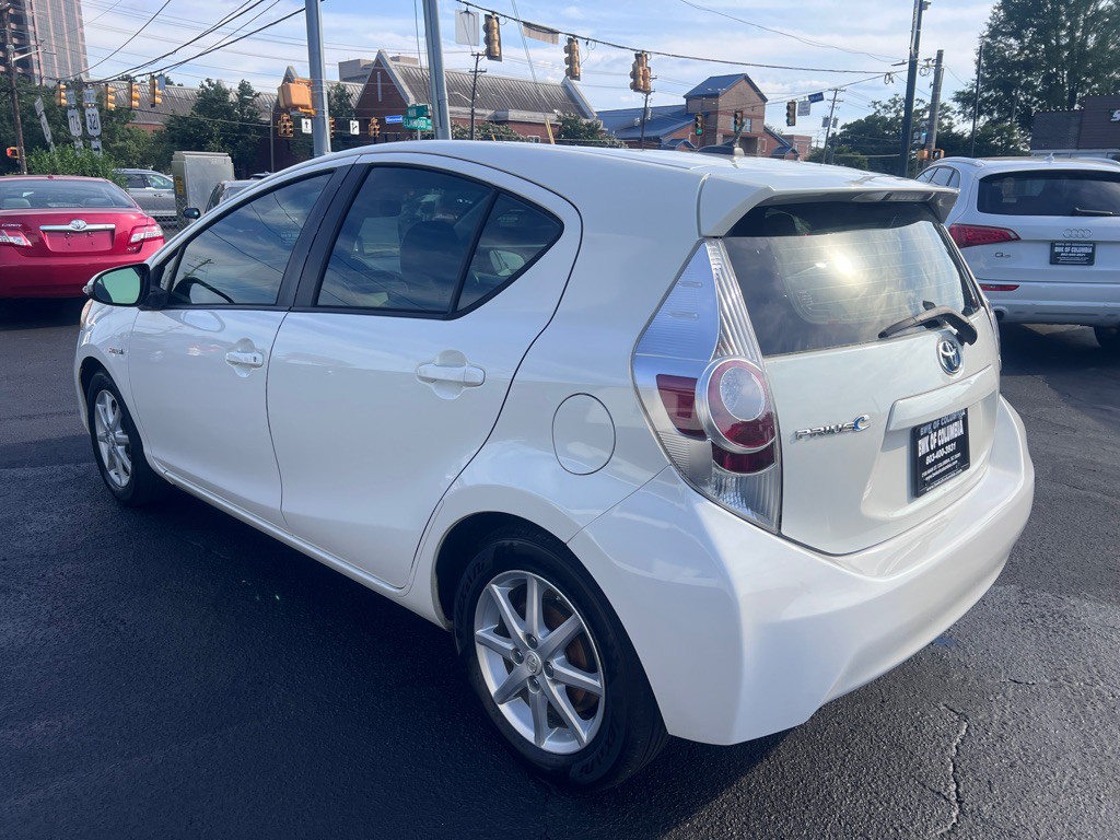 2012 Toyota Prius Image 7
