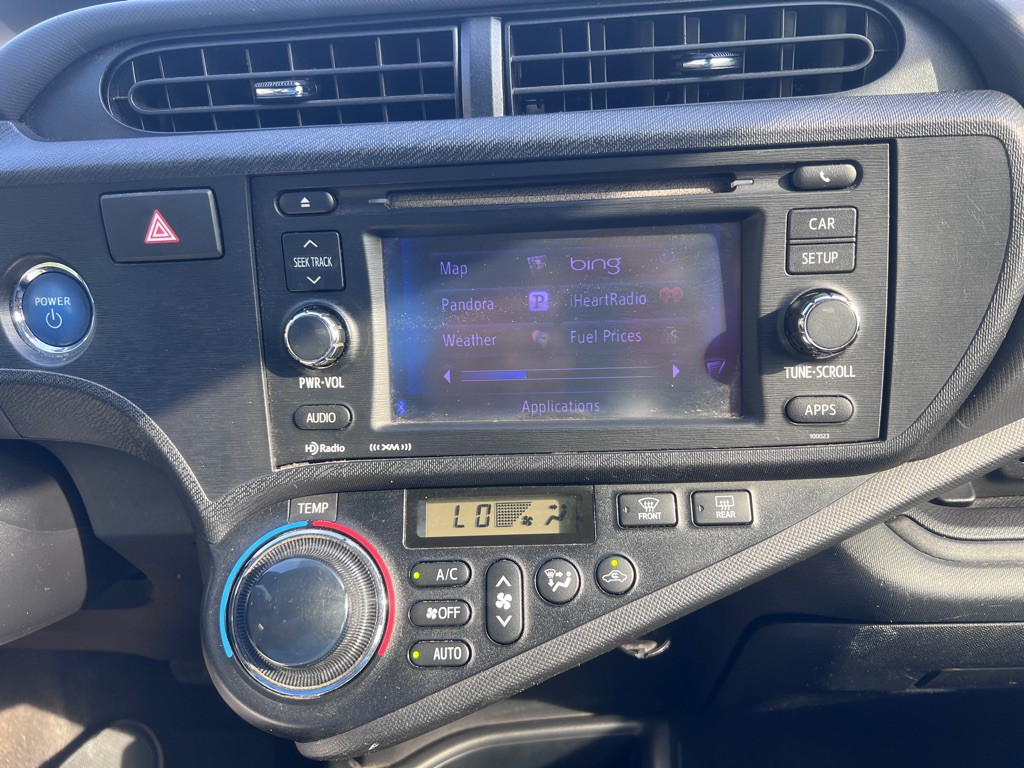 2012 Toyota Prius Image 14