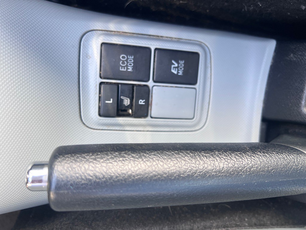 2012 Toyota Prius Image 15