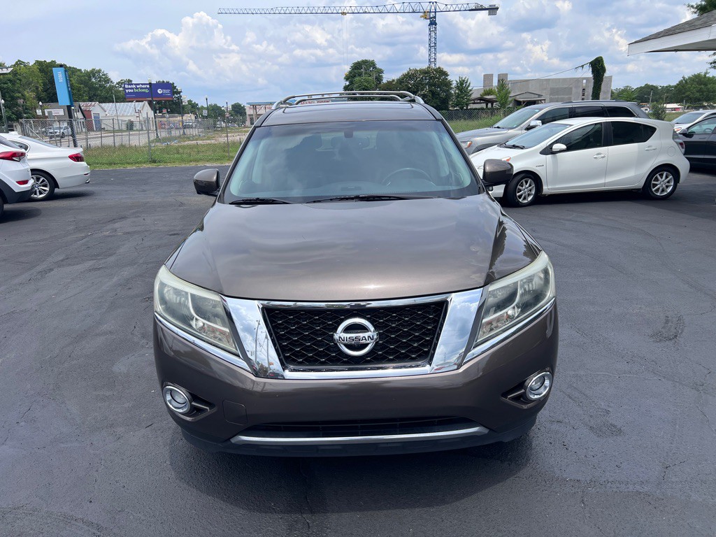 2016 Nissan Pathfinder Image 2