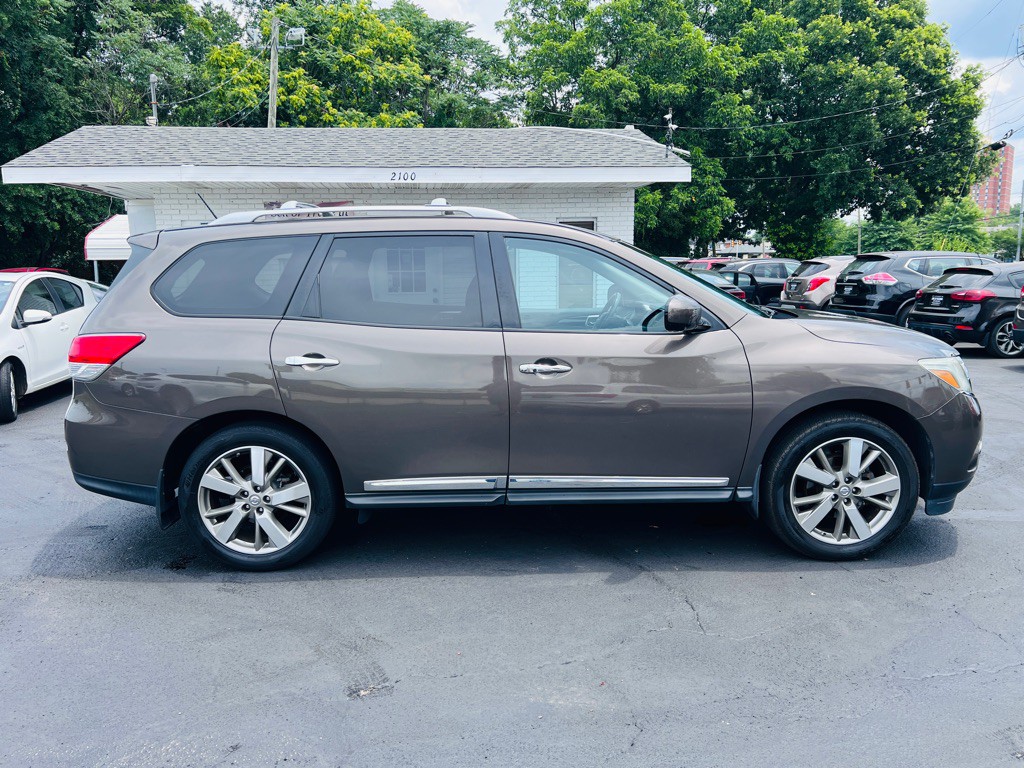 2016 Nissan Pathfinder Image 4