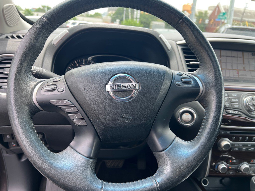 2016 Nissan Pathfinder Image 16