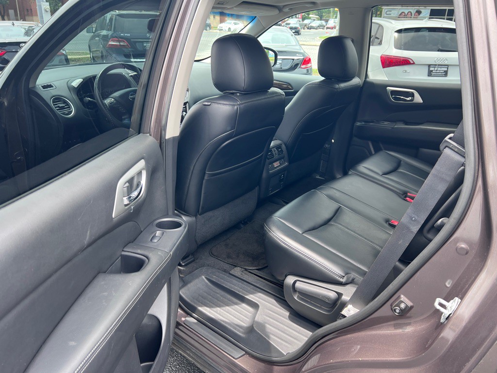 2016 Nissan Pathfinder Image 19