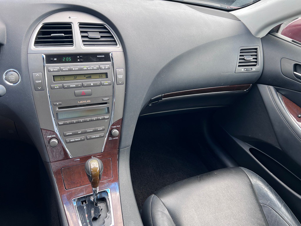 2010 Lexus ES 350 Image 13