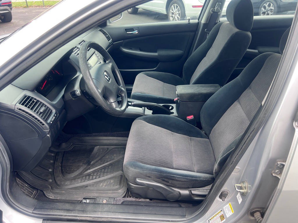 2005 Honda Accord Image 10