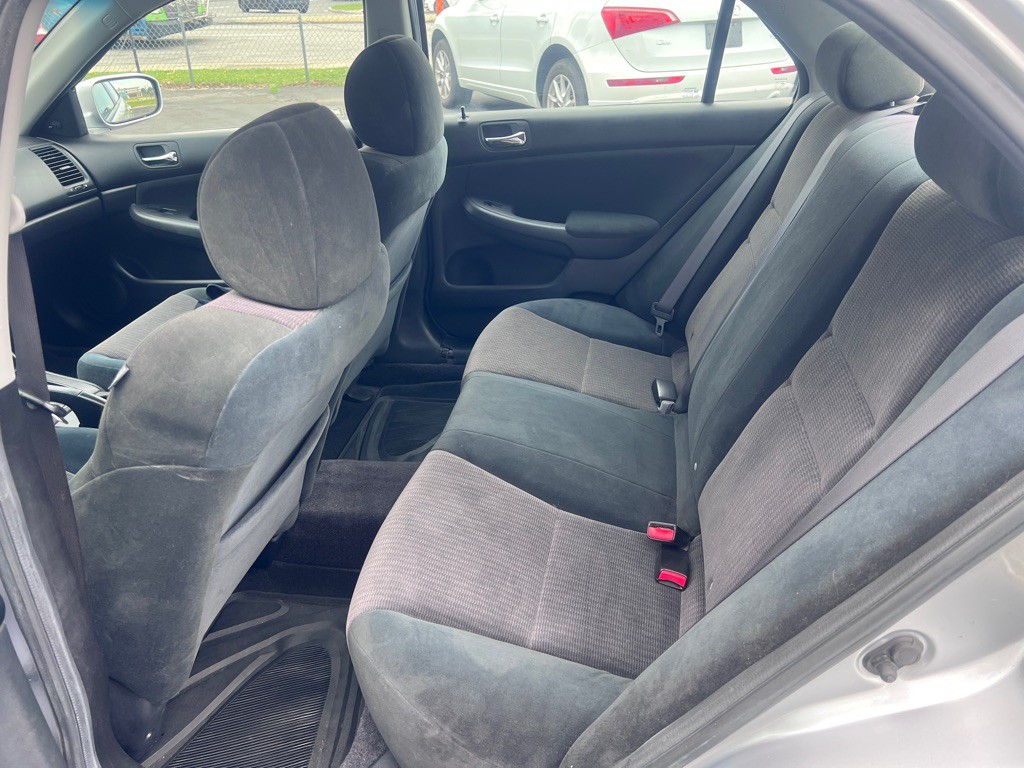 2005 Honda Accord Image 11