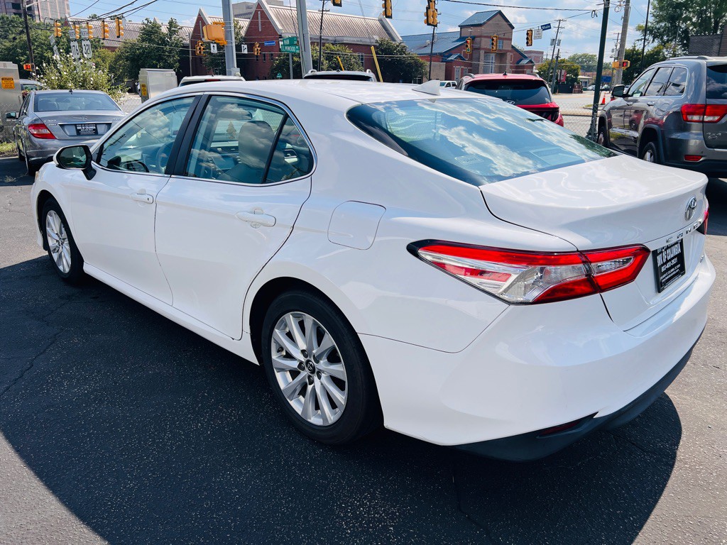 2019 Toyota Camry Image 7