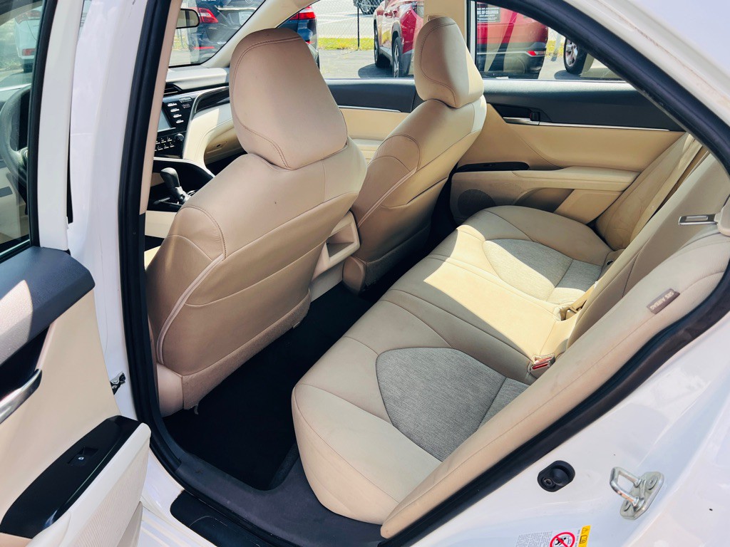 2019 Toyota Camry Image 11