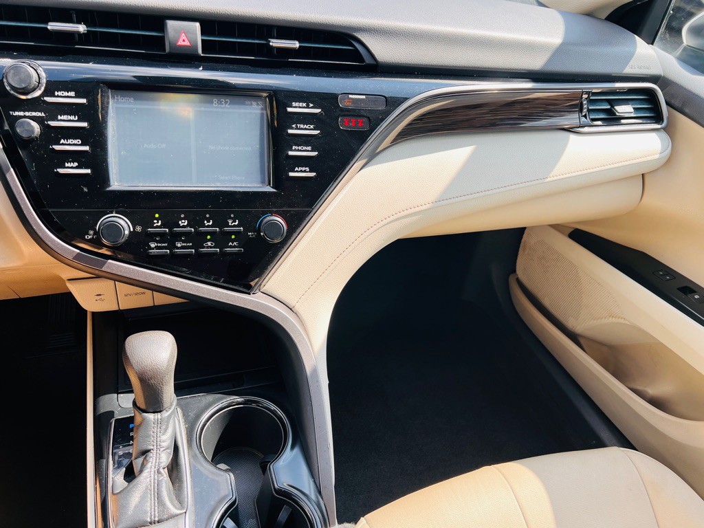 2019 Toyota Camry Image 13