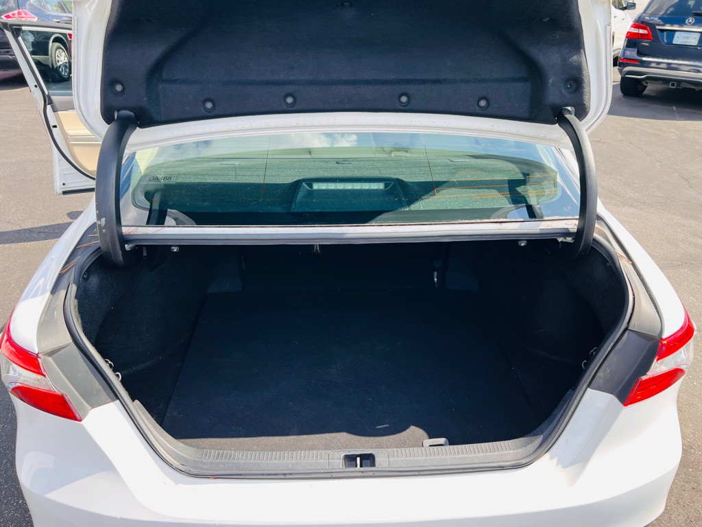 2019 Toyota Camry Image 15