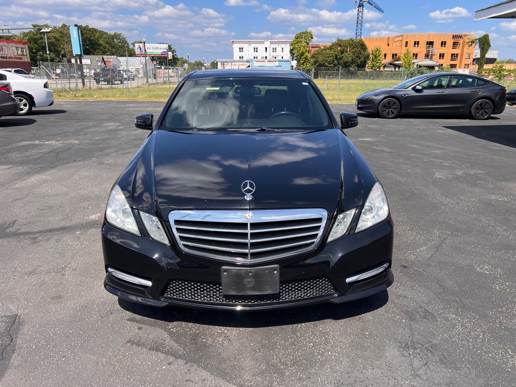 2013 Mercedes-Benz E-Class Image 2