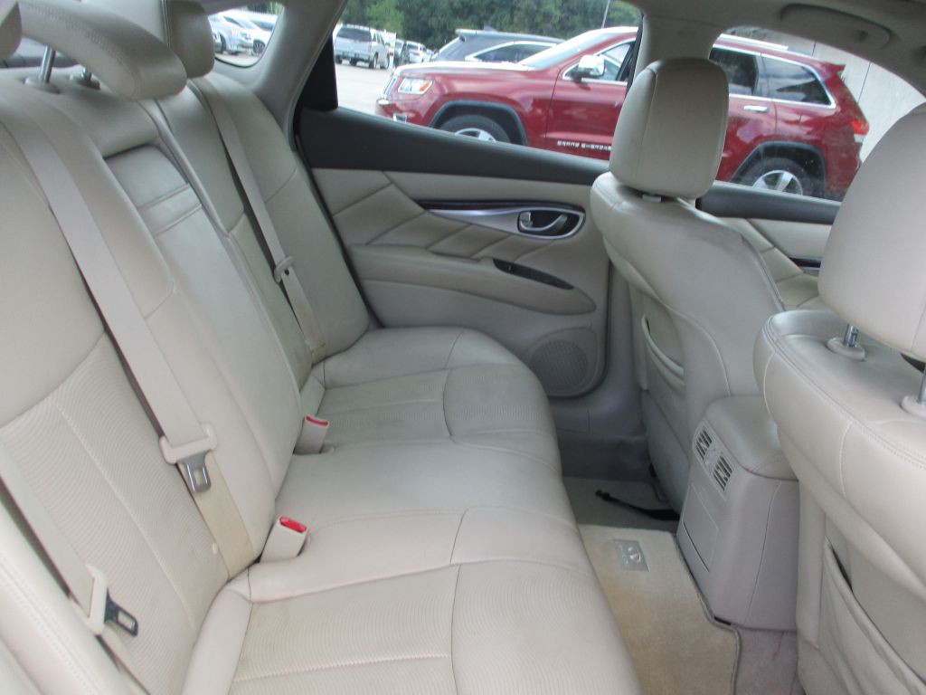 2012 INFINITI M37 Image 12