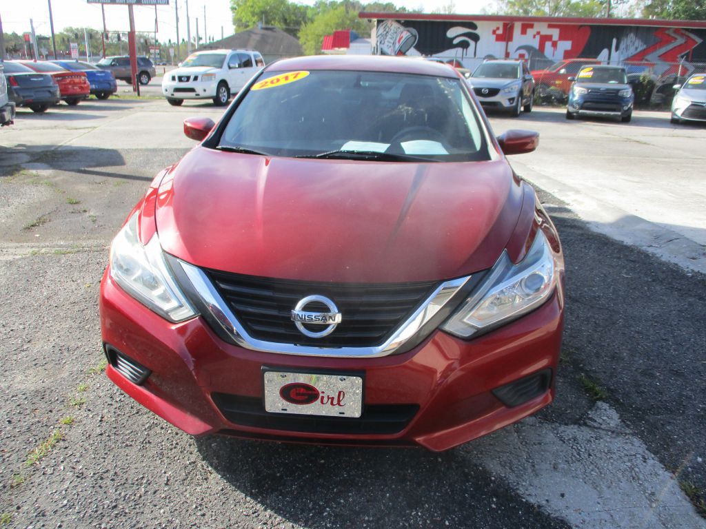 2017 Nissan Altima Image 2