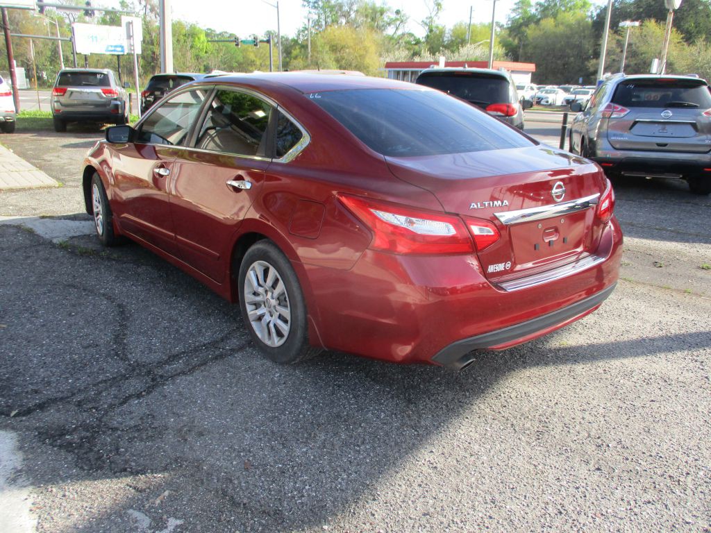 2017 Nissan Altima Image 4