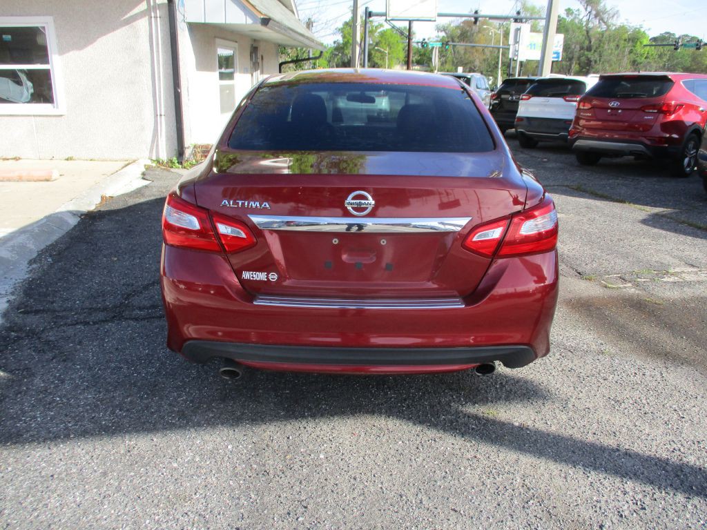 2017 Nissan Altima Image 5