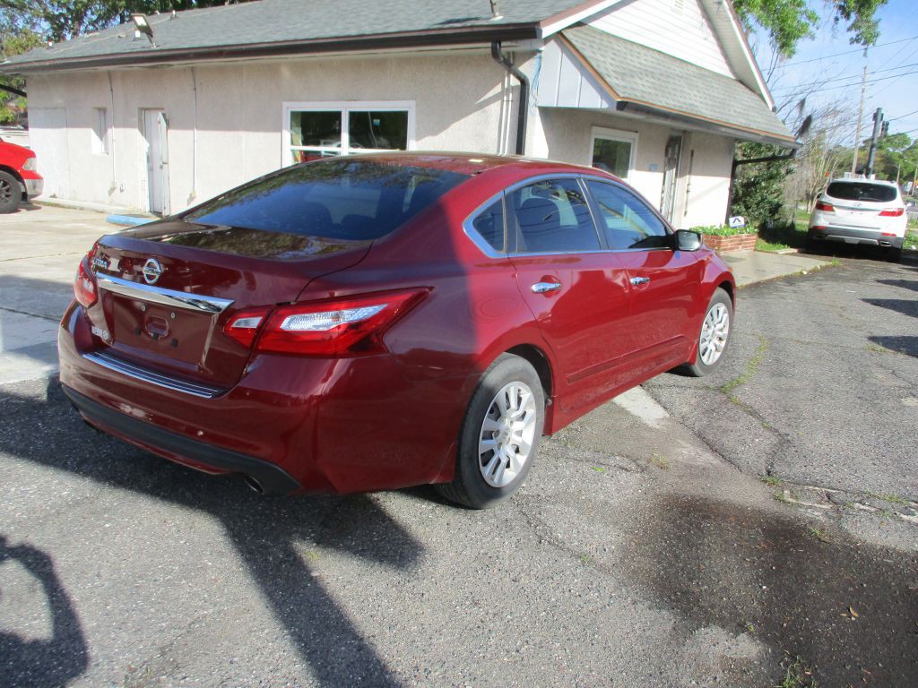 2017 Nissan Altima Image 6