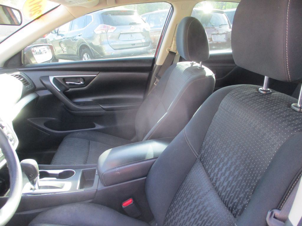 2017 Nissan Altima Image 13