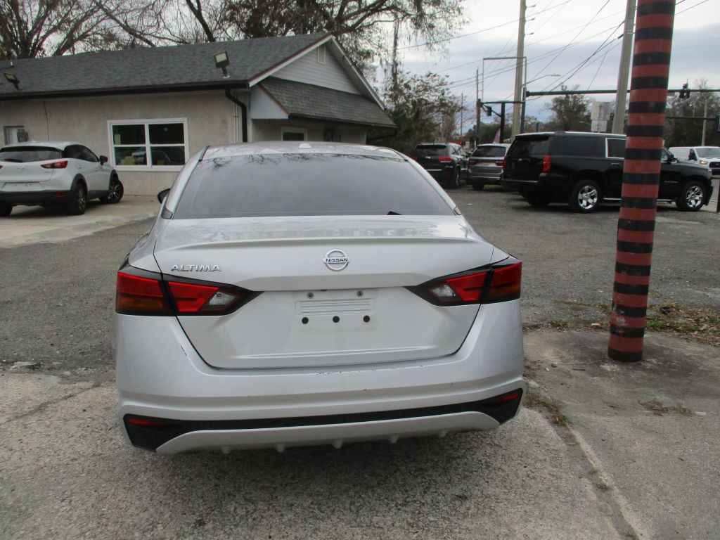 2020 Nissan Altima Image 5