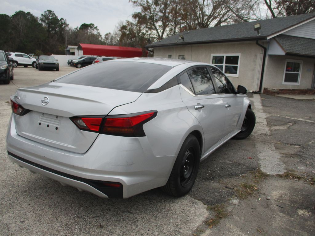 2020 Nissan Altima Image 6
