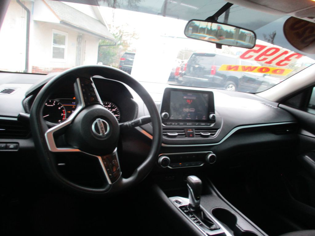 2020 Nissan Altima Image 12