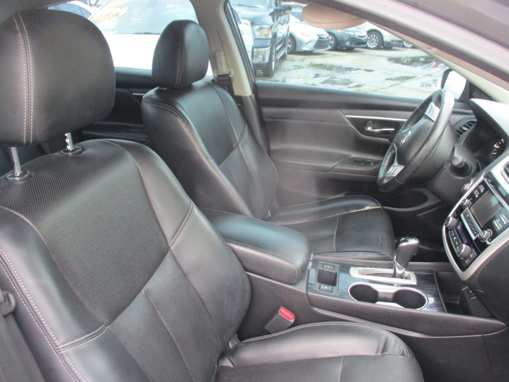 2018 Nissan Altima Image 9