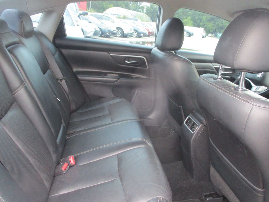 2018 Nissan Altima Image 11