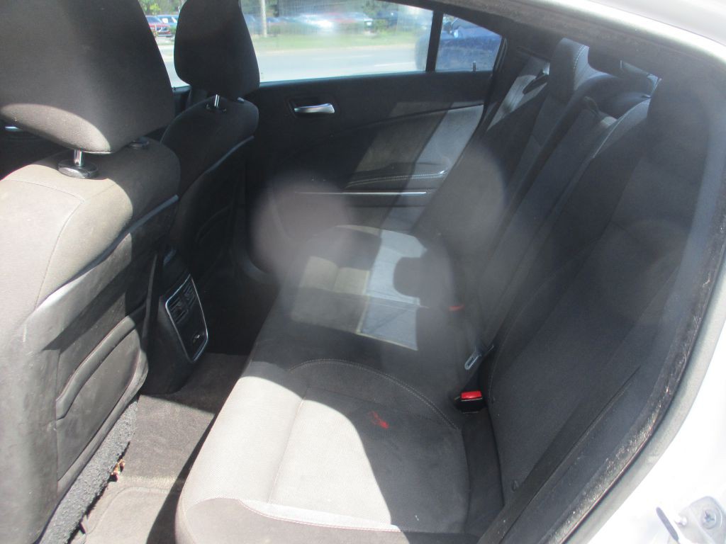 2015 Dodge Charger Image 12