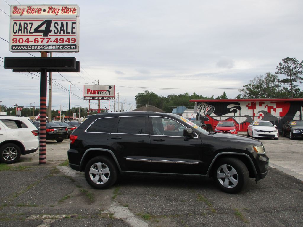 2011 Jeep Grand Cherokee Image 2