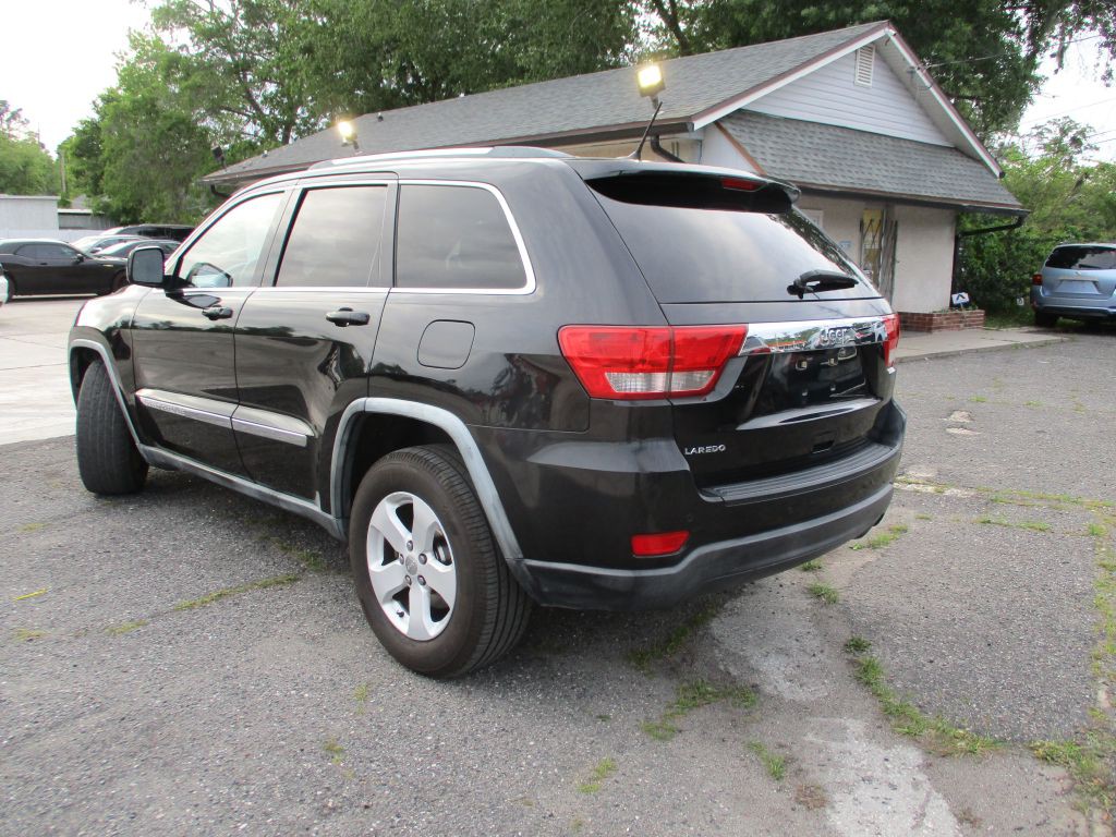 2011 Jeep Grand Cherokee Image 6