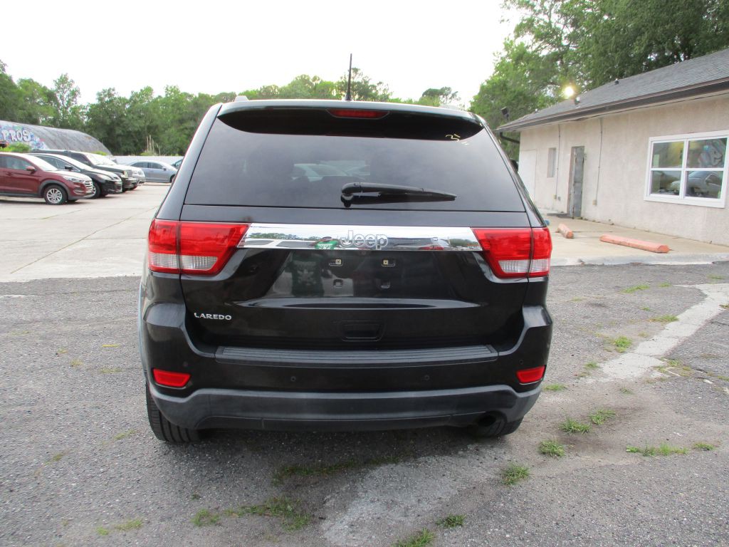 2011 Jeep Grand Cherokee Image 7