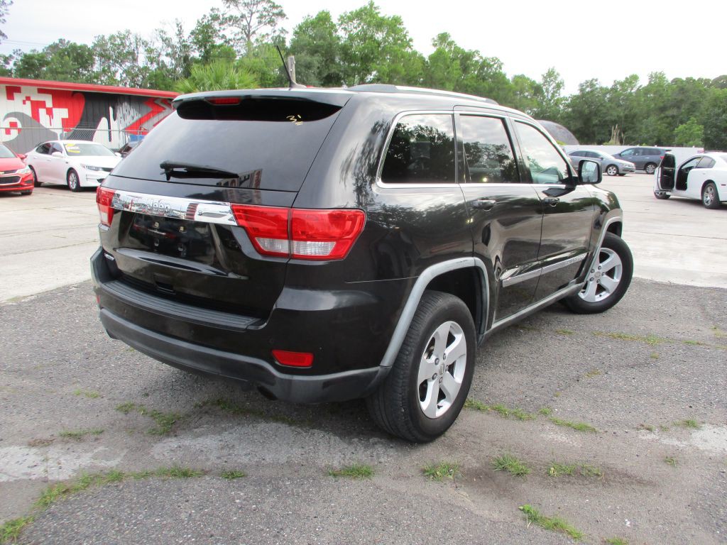 2011 Jeep Grand Cherokee Image 8