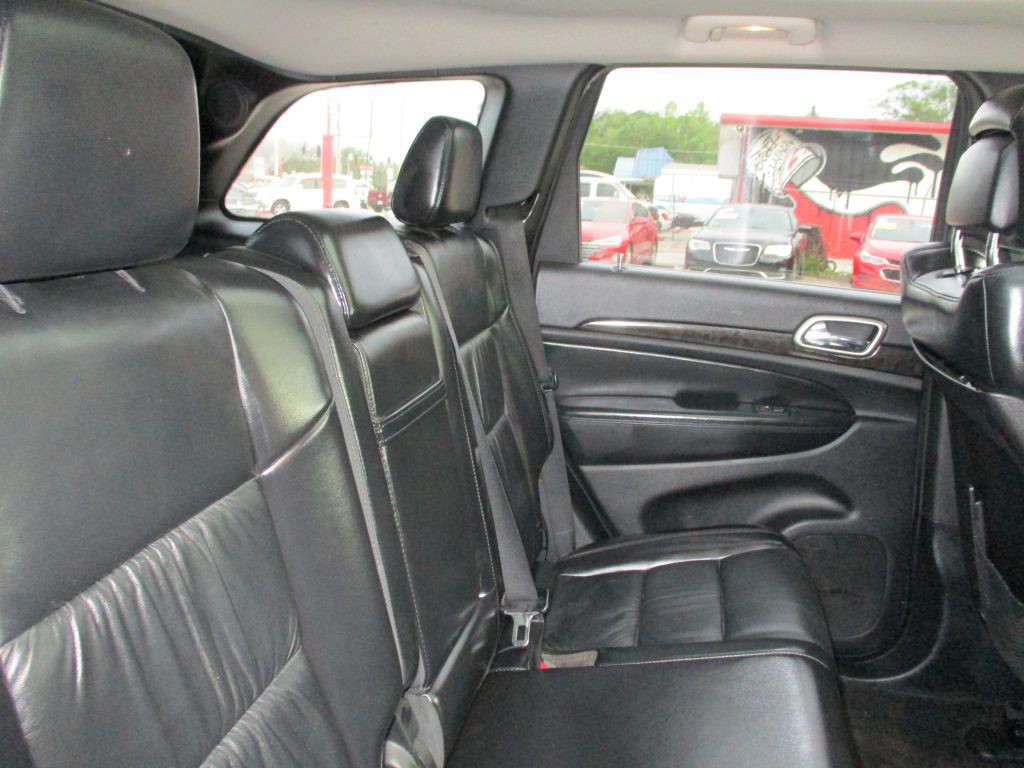 2011 Jeep Grand Cherokee Image 12