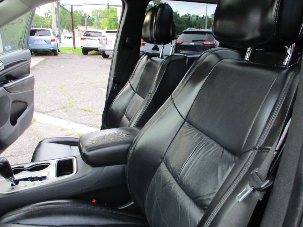 2011 Jeep Grand Cherokee Image 16