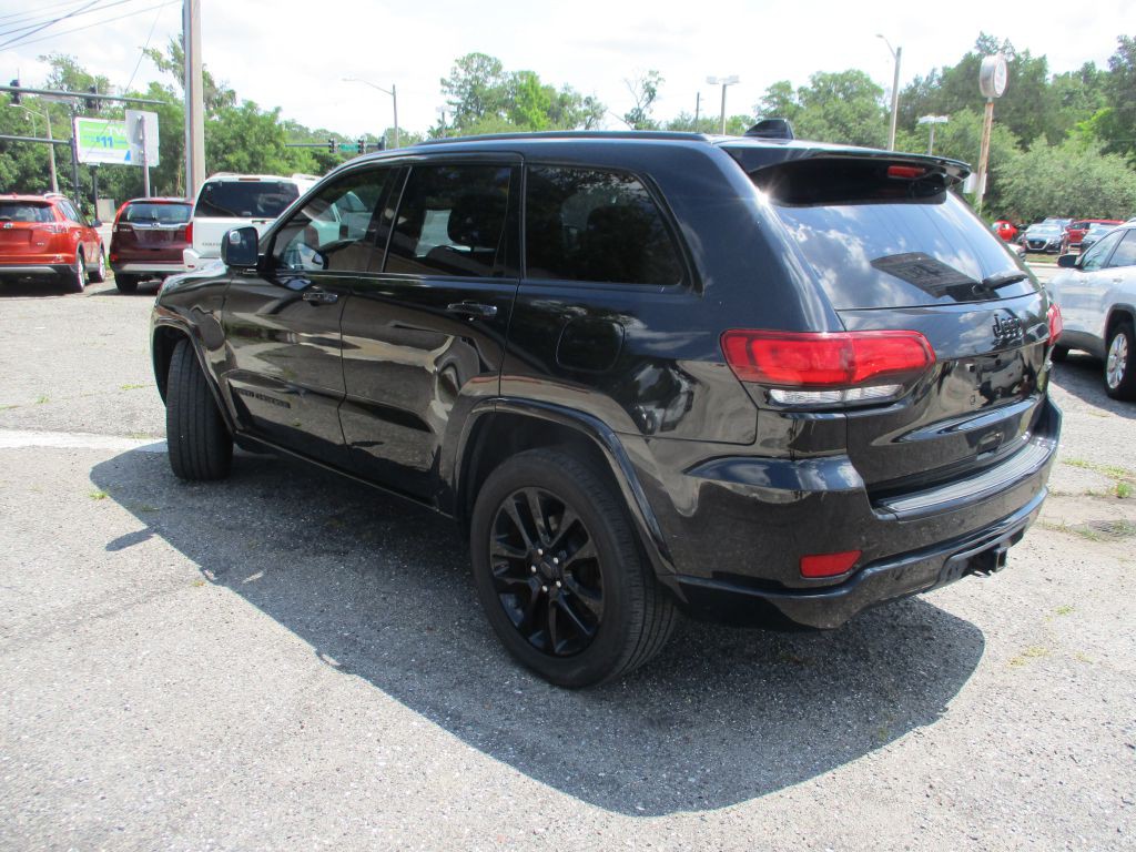 2017 Jeep Grand Cherokee Image 4