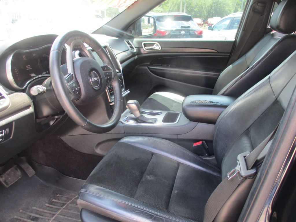 2017 Jeep Grand Cherokee Image 16