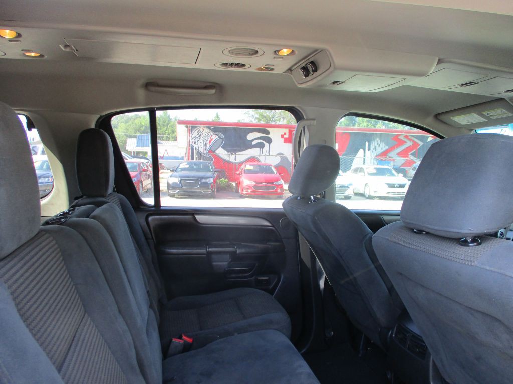 2014 Nissan Armada Image 12