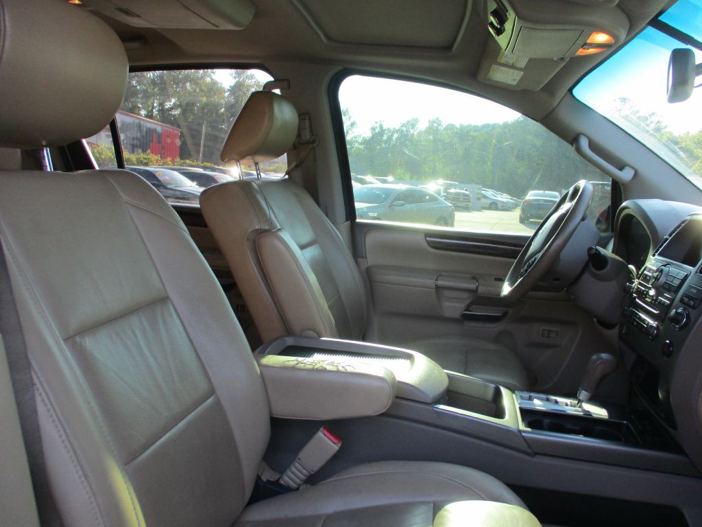 2014 Nissan Armada Image 10
