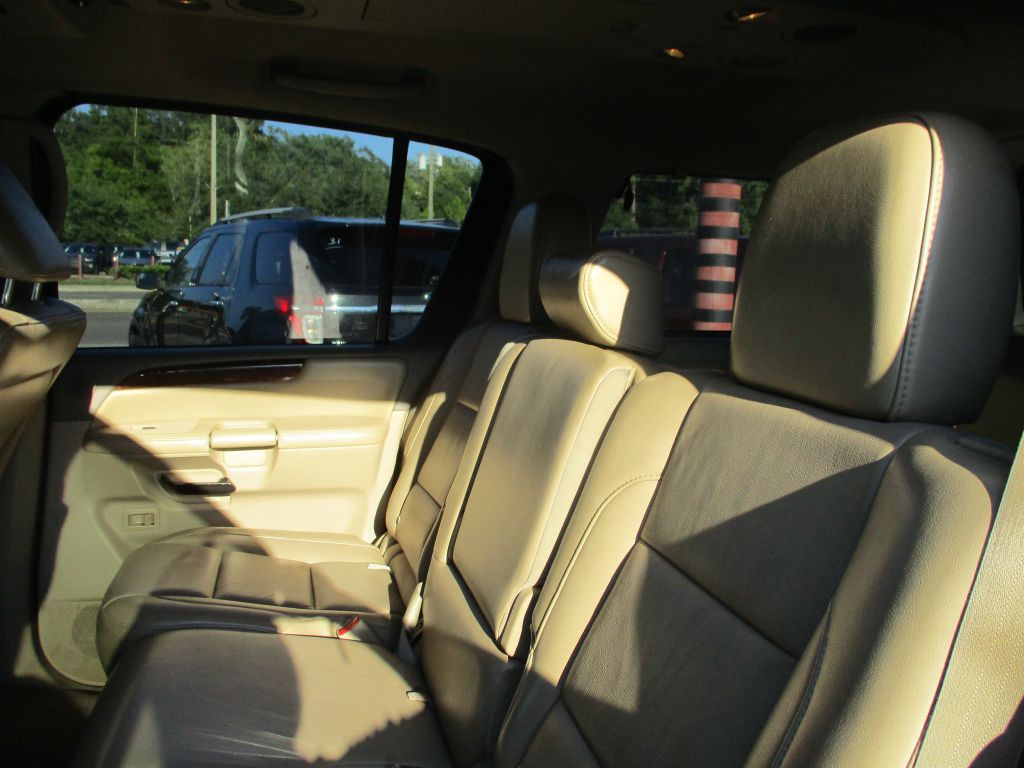 2014 Nissan Armada Image 15