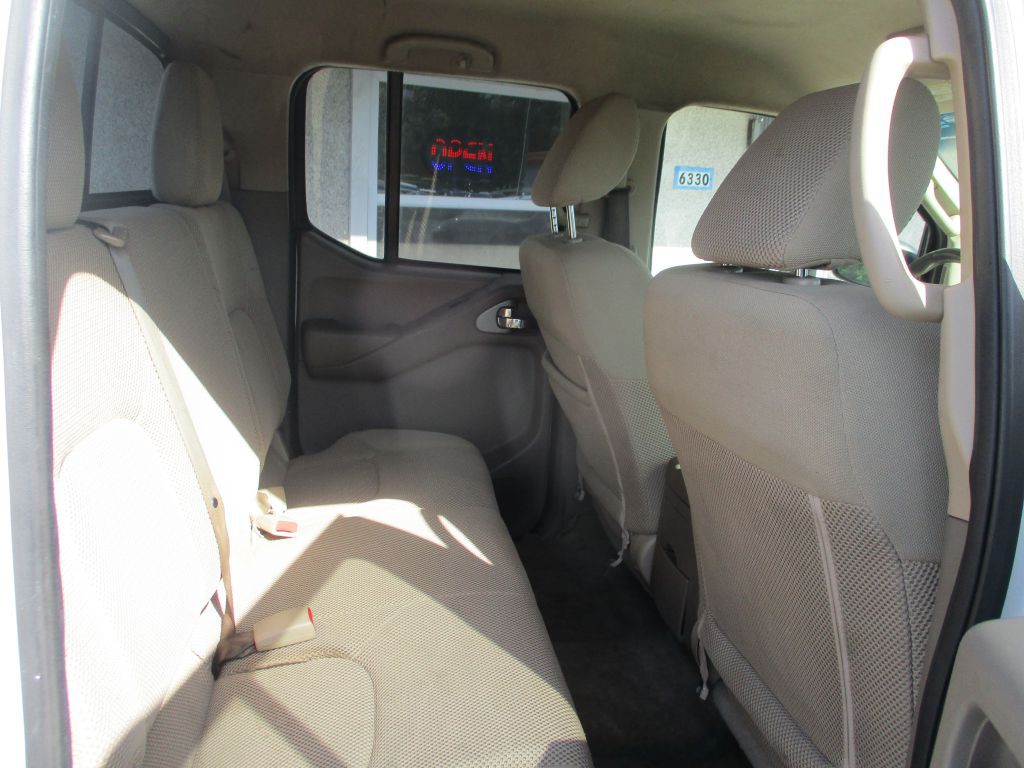 2015 Nissan Frontier Image 11