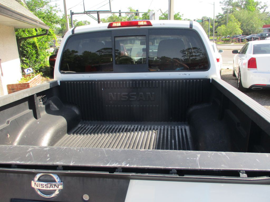 2015 Nissan Frontier Image 12