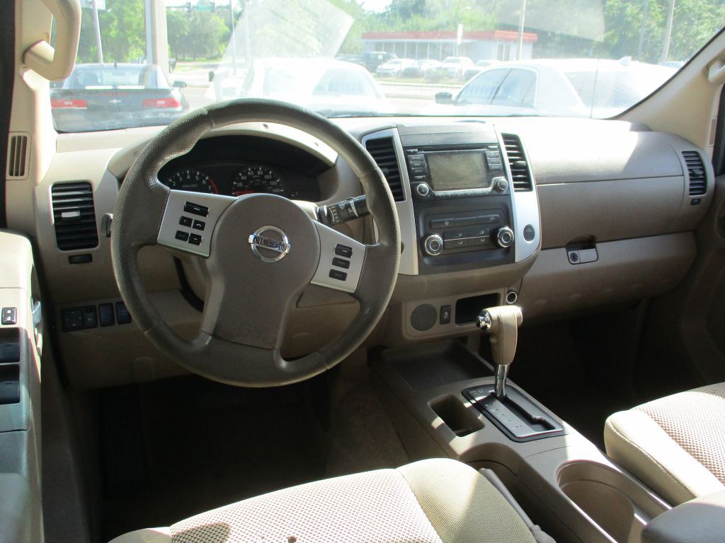 2015 Nissan Frontier Image 14