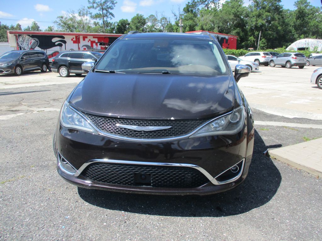 2017 Chrysler Pacifica Image 2