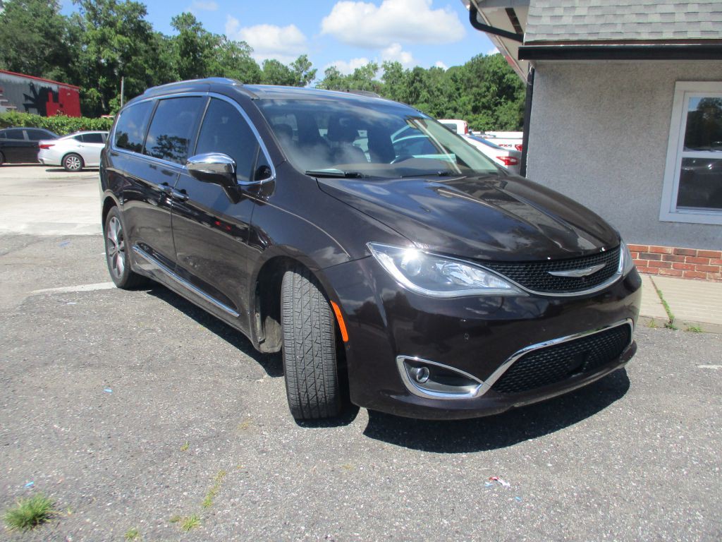 2017 Chrysler Pacifica Image 8